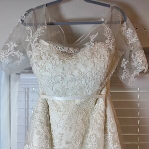 Ivory Lace Wedding Dress Size 16 A-Line Bridal Gown Short Sleeve Vintage Style